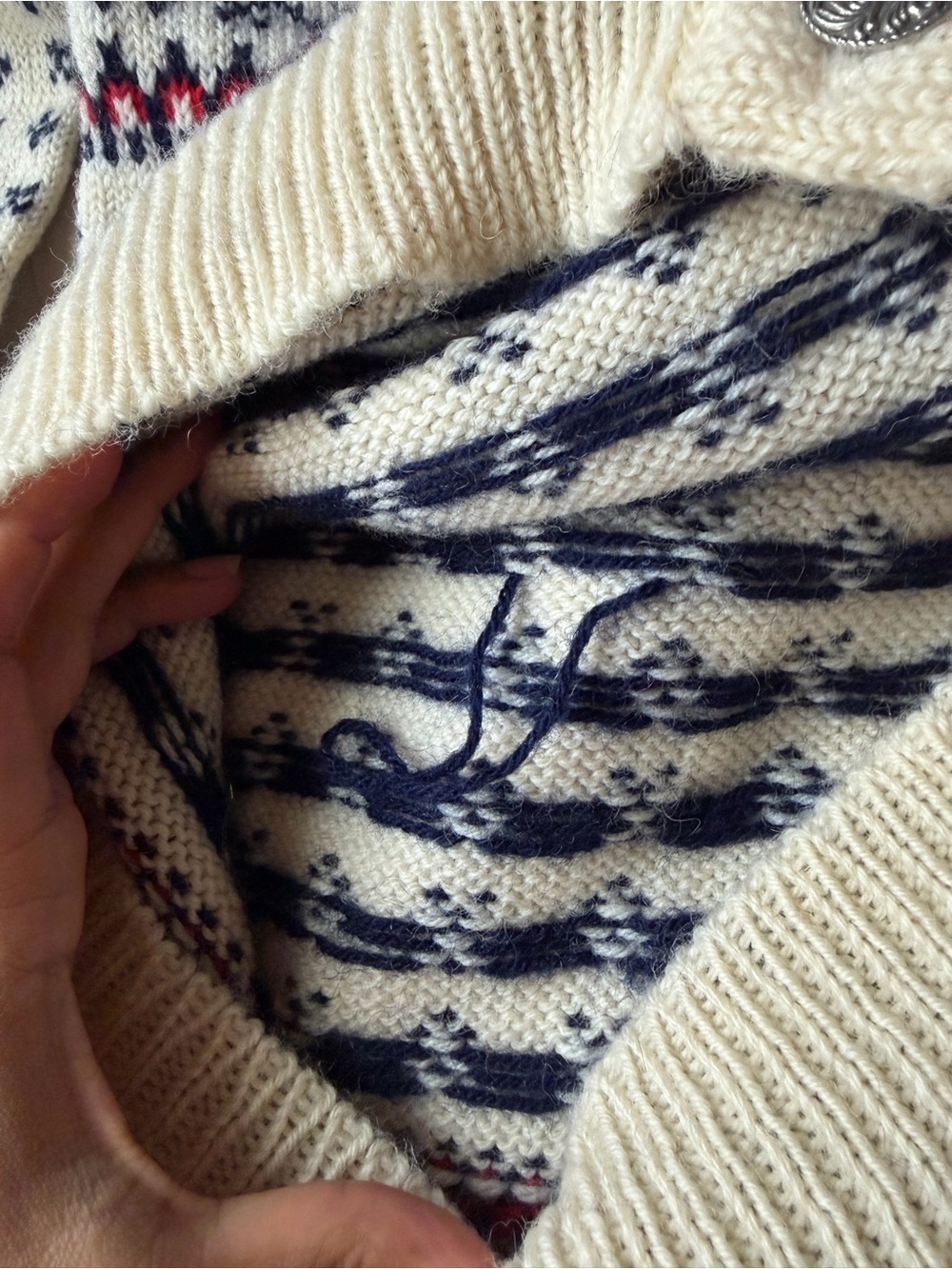 Dale of Norway Cream, Navy & Red Fair Isle Cardigan USA small - Picture 9 of 10